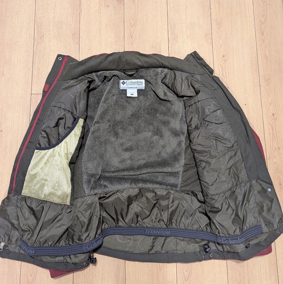 Columbia women's jacket omni-tech size L - Picture 7 of 7